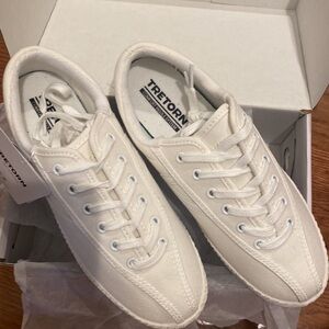 NIB TRETORN l White Nylite Plus Canvas Sneakers